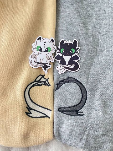 Toothless Hoodie, Patches Ideas, Nike Embroidered Sweatshirt, Disney Nike, Toothless Night Fury, Disney Monsters, Bf Gifts, Meaningful Drawings, Pink Winter