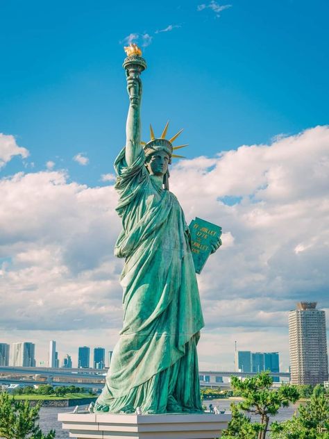 Liberty Wallpaper, New York Statue, Liberty New York, Liberty Island, New York City Photos, New York Harbor, The Statue Of Liberty, Acropolis, Stonehenge