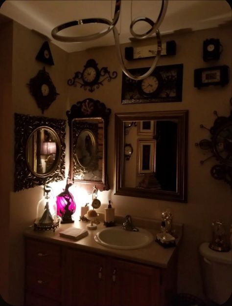 #whimi #whimigoth #whimsigoth #whimsigothfashion #spiritual #spirituality #witch #witchcraft #witchy #witchythings #witchyvibes #aesthetic #aesthetictumblr #aestheticstyle #aestheticnotes #grunge #moon Goth Room Aesthetic, Grunge Bathroom, Appartment Decor Ideas, Coquette Bathroom, Witchy Bathroom, Emo Room, Dorm Bathroom, Aesthetic Apartment, Aesthetic Bathroom