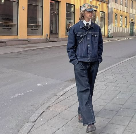 Double Denim Men Outfits, Tie And Jacket Outfit, Men All Denim Outfit, Dark Denim Jacket Outfit Men, Double Denim Outfit Men, Full Denim Outfit Man, Cropped Denim Jacket Outfit Men, Streetwear Denim Jacket, Vintage Denim Outfits