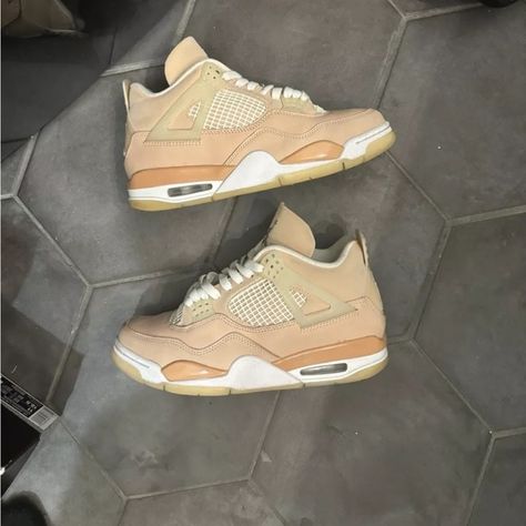 Air Jordan 4 Retro Shimmer Size 7.5 Jordan 4 Retro Shimmer, Jordan 4 Retro, Shoes Air, Air Jordan 4 Retro, Air Jordan 4, Jordan Shoes, Air Jordan, Air Jordans, Jordan