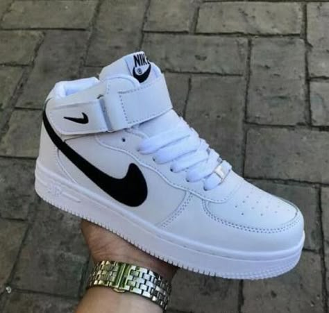 Nike Air Force Mid, Sb Shoes, Tmax Yamaha, Kentucky University, Nike Shoes Women Fashion, Green Bear, Nike Shoes Air Force, Nike Fashion Shoes, Pretty Shoes Sneakers