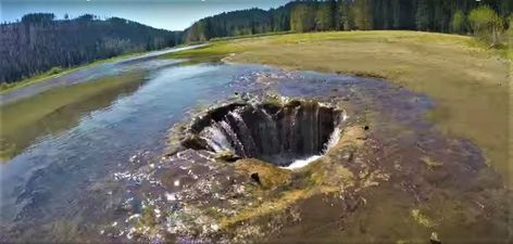 Lost Lake – Sisters, Oregon - Atlas Obscura Lost Lake Oregon, Exploring Oregon, Camping In Pennsylvania, Wisconsin Camping, Medford Oregon, Sisters Oregon, Only In Your State, Travel Oregon, History Essay