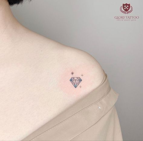 Diamond Tattoo Ideas For Women, Matching Diamond Tattoos, Cute Diamond Tattoo, Seventeen Diamond Tattoo, Simple Diamond Tattoo Design, Diamond Tattoo Fine Line, Mini Diamond Tattoo, Tattoo Ideas Seventeen Kpop, Diamond Tattoo Minimalist