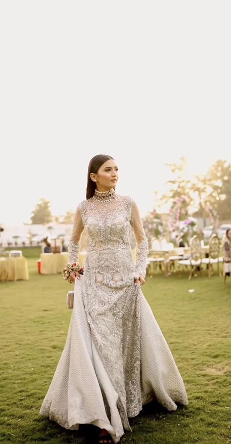 Bride Sister Nikkah Dress, Baraat Dresses For Sisters Pakistani, Dress For Sisters Wedding Indian, Dress For Sister Engagement, Walima Outfits For Sisters, Sister Wedding Dress Pakistani, Nikkah Outfit For Sister, Sistrology Dress, Valima Dress Pakistani Sister