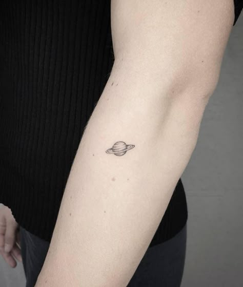 Mini Saturn Tattoo, Saturn Tattoo Minimalist, Tattoo Leo, Minimal Tattoo Designs, Moon And Saturn, Saturn Tattoo, Ufo Tattoo, Minimal Tattoo Ideas, Minimalistic Tattoo Ideas