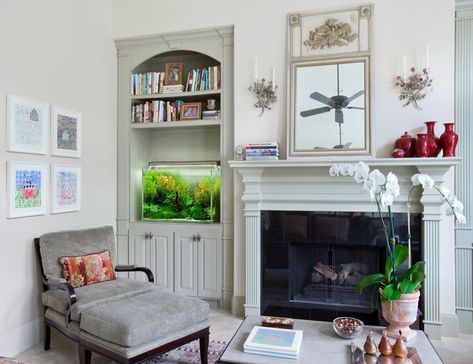 Feng Shui Your Living Room: Location, Layout, Furniture, and Overall Vibe Feng Shui Living Room Colors, Interior Aquarium, Feng Shui Apartment, How To Feng Shui Your Home, Feng Shui Living Room, Narrow Living Room, Feng Shui Decor, Aquarium Design, Planted Aquarium