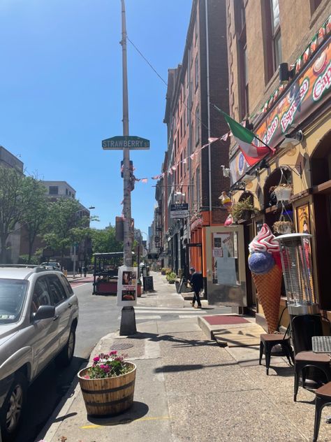 #streetphotography #philly #philadelphia Philadelphia Houses, A Philadelphia Story, Philly Aesthetic, Philadelphia Aesthetic, Philly Aesthetic Night, Downtown Philly Aesthetic, Philadelphia Night Aesthetic, Streets Of Philadelphia, Downtown Philadelphia