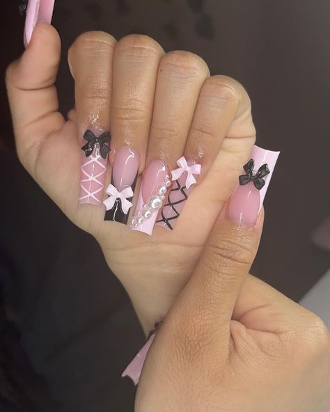 🖤🎀. • • • 🩰 ༘⋆DM TO BOOK! ੈ♡⸝💌 - - - - - - - - - - - - - - - - - - - - - •*⁀➷ FOLLOW @klawedbykemii FOR MORE NAIL CONTENT 🎀🫶🏽… | Instagram Fake Nail Tips, Square Press On Nails, Brown French, Nails Love, Nail Brown, French Manicure Nails, Nagel Tips, Love Pattern, Fake Nail