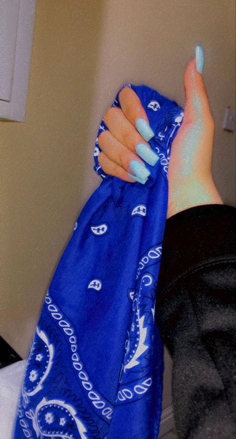 Crip Gang Girls, Blue Bandana Aesthetic, Blue Gang Aesthetic, Crip Gang Aesthetic Wallpaper, Crip Wallpaper Gang, Blue Bandana Wallpaper, Crip Bandana, Crip Wallpaper, Crip Tattoos