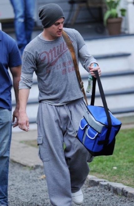 Channing Tatum Channing Tatum Model, Guys In Sweatpants, Grey Sweats, Channing Tatum, Grey Sweatpants, Perfect Man, Alabama, Beautiful People