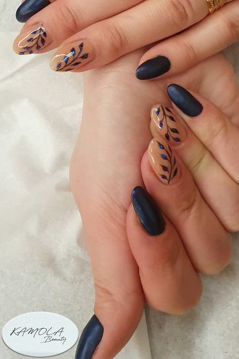 Dark Blue Gel Polish with some blue flowers Tan And Blue Nails Design, Navy Blue And Tan Nails, Dark Blue Fall Nail Designs, Navy Blue Nails Designs Classy, Navy Summer Nails, Fall Blue Nail Designs, Dark Blue Flower Nails, Blue Autumn Nails, Blue And Brown Nails