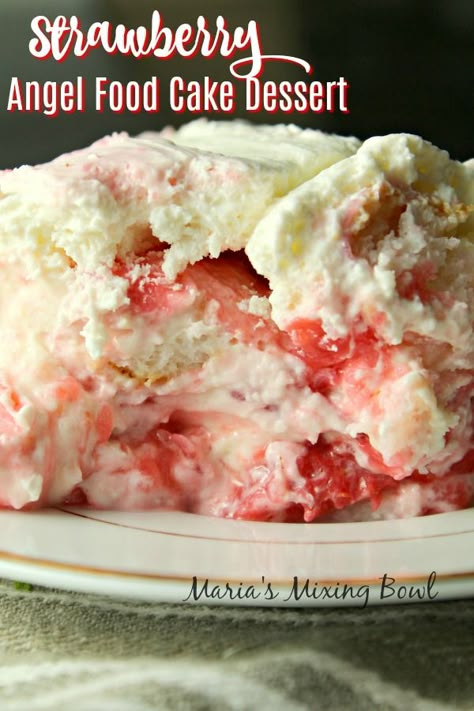 This Strawberry Angel Food Cake Dessert is a true delight to eat. If  your looking for a light and delicious dessert that will be devoured in no time this is it! Strawberry Angel Delight, Fresh Strawberries Cake, Angel Food Recipes Desserts, Strawberries And Angel Food Cake Dessert, Strawberry Delight With Angel Food Cake, Angel Food Cake Pudding Dessert, Strawberry Dessert Recipes Easy No Bake, Angel Food Cake And Strawberries Dessert, Dessert Recipes Using Angel Food Cake