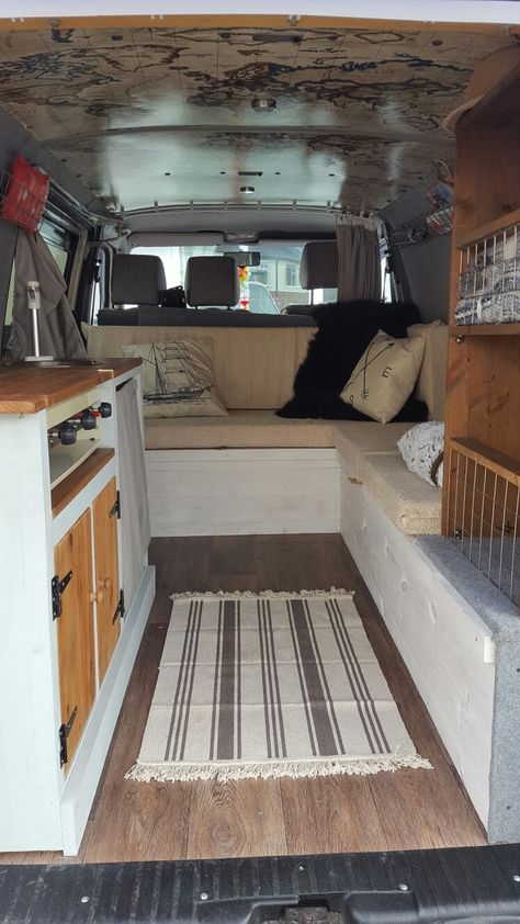 Camper Flooring Ideas, T4 Camper Interior Ideas, Camper Flooring, Vw Bus Interior, Kangoo Camper, T4 Camper, Van Vw, Bus Interior, Kombi Home