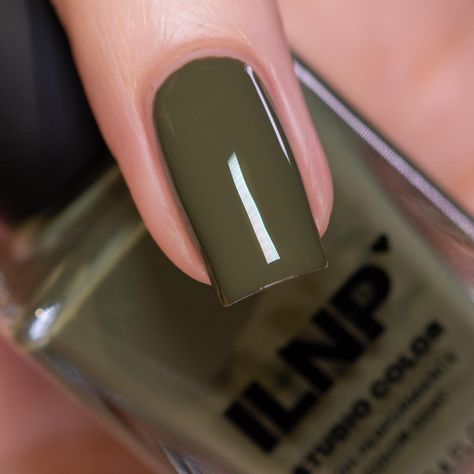 Olive Nails, Green Studio, Boutique Nails, Chic Nail Designs, Country Nails, Fall Nail Art Designs, Green Nail Polish, Gel Nails Diy, Studio Color