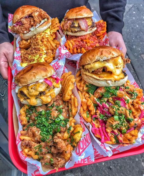 Dirty Fries, Food L, Dinner Meals, Mouth Watering Food, Food Trends, Beauty Photos, Food Cravings, Cute Food, No Cook Meals