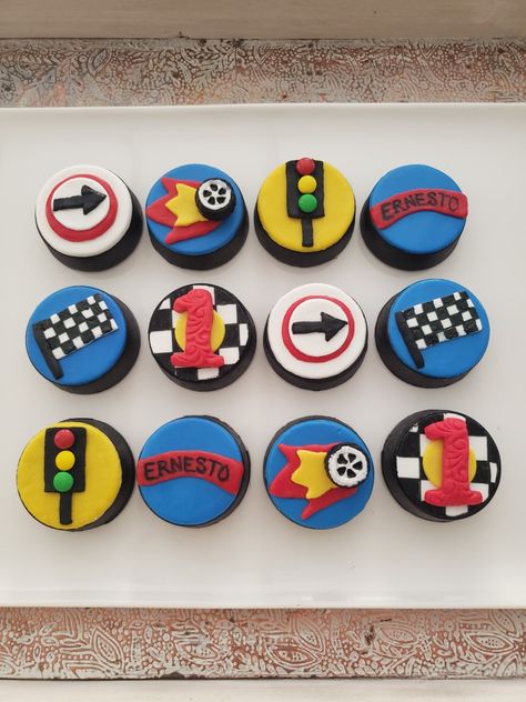 Hot Wheels Treats, Hot Wheels Cupcakes, Hot Wheels Cake, Blaze Birthday, Hot Wheels Birthday, 30th Birthday Decorations, Cars Theme Birthday Party, Hot Weels, Covered Oreos