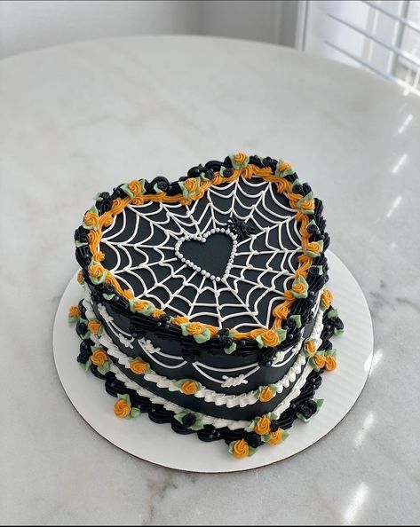 Halloween Cakes For Kids, Halloween Meal Ideas, Halloween Cakesicles, Halloween Meal, Scary Halloween Cakes, Halloween Cake Recipes, Cakes For Kids, Halloween Torte, Cakes Simple