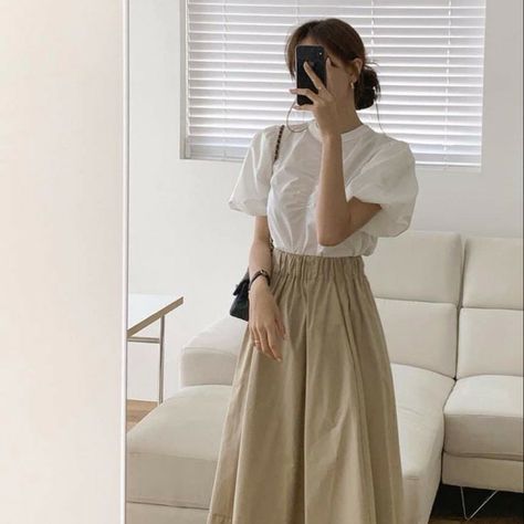 Beige Midi Skirt Outfit, Beige Maxi Skirt Outfit, Beige Maxi Skirt, Beige Midi Skirt, Maxi Skirt Outfit, Midi Skirt Outfit, Skirt Outfit, Maxi Skirt, Midi Skirt