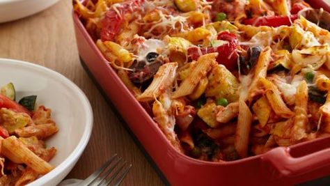 Baked Penne with Roasted Vegetables Baked Penne, Pasta Penne, Giada De Laurentiis, Penne Pasta, Idee Pasto Sano, Pasta Bake, Comfort Foods, Roasted Vegetables, Naan