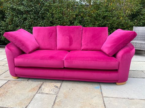 Hot Pink Couch, Pink Couch Living Room, Loft Beds For Teens, Magenta Velvet, Household Accessories, Pink Couch, Rose Fushia, Pink Furniture, Retro Bedrooms