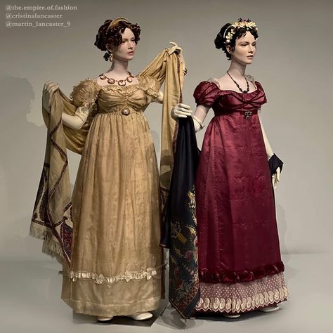 #regencycostume on Instagram | Hashtags Regency Dress Historical, Regency Shawl, 1820s Dress, 19th Century Dresses, Georgian Fashion, 1800s Clothing, Georgian Dress, 1820s Fashion, Green Shawl