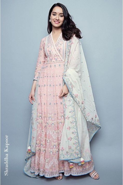 Gotta Patti, Indian Designer Suits, Salwar Kamiz, Indian Bridal Dress, Designer Kurtis, Indian Gowns, Indian Dress, Dress Indian Style, Indian Wedding Outfits