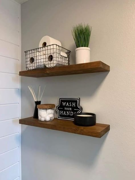 Half Bathroom Decor Ideas, Small Bathroom Shelves, Bathroom Redecorating, Half Bathroom Decor, Toilet Room Decor, Guest Bathroom Decor, Small Toilet Room, Bathroom Shelf Decor, Apartment Bedroom Decor