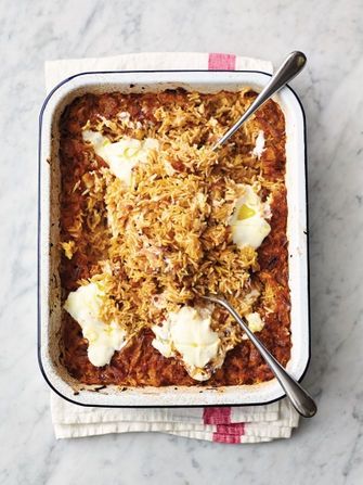 Baked saffron rice Fluffy Rice Recipe, Jamie Oliver 5 Ingredients, Saffron Recipes, Saffron Rice, Jamie Oliver Recipes, 5 Ingredient Recipes, Easy Food, Jamie Oliver, Rice Recipes