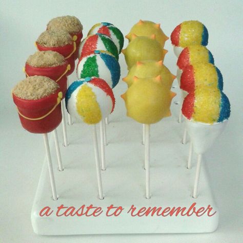 Beach cake pops Beach Cake Pops, Ship Cookies, Pool Party Cake, Beach Ball Cake, Cookies Summer, Luau Party Food, Themed Cake Pops, Beach Treats, Snow Cake