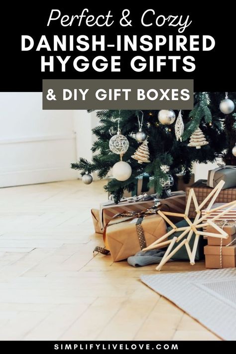 Perfect Danish Inspired Hygge Gifts and DIY Gift Boxes Hygge Gift Box Ideas, Hygge Gift Ideas, Diy Gift Boxes, Hygge Gift Basket, Wrapping Tips, Hygge Box, Cozy Diy, Hygge Christmas, Hygge Gifts