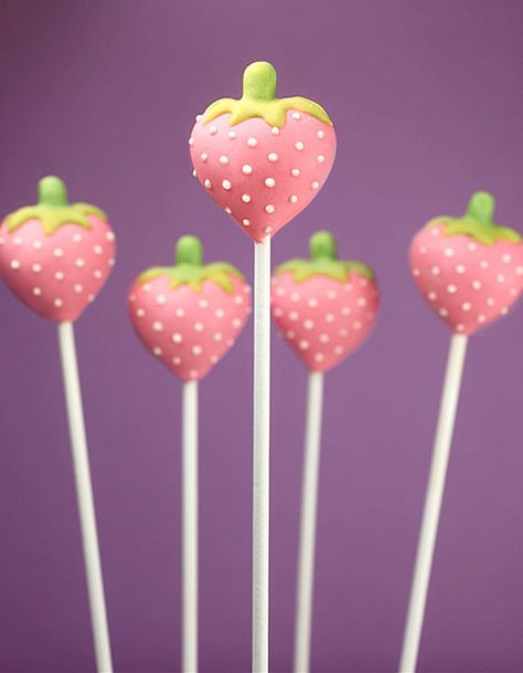 Strawberry Cake Pops by Bakerella, via Flickr Heart Cake Pops, Strawberry Cake Pops, Cake Pops Ideas, Cake Pop Designs, Pop Cake, Cake Pop Decorating, Pop Cakes, Pop Cupcakes, Cake Pop Ideas