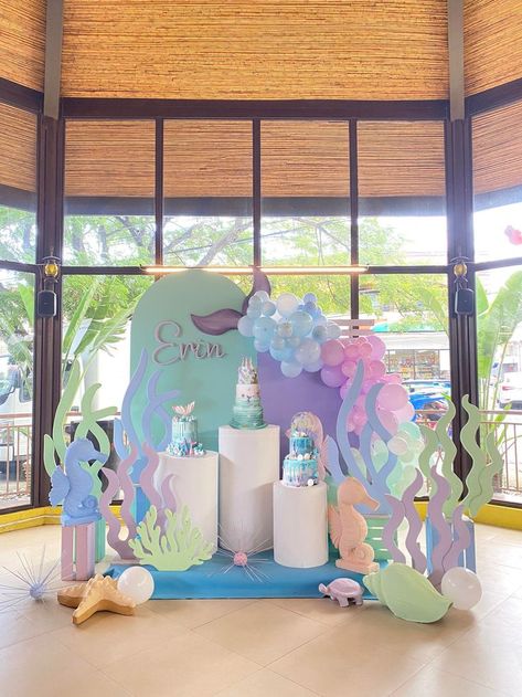 Under The Seas Birthday, Chic Under The Sea Party, Under The Sea Cake Table, Under The Sea Theme Birthday Party, Under The Sea Bday Party, Oneder The Sea Backdrop, Underwater Birthday Party Decorations, Under The Sea Backdrop Ideas, Sea Theme Birthday Decoration