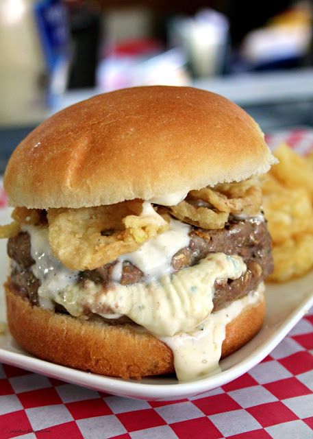 Jo and Sue: Garlic Overload Burger Garlic Overload Burgers, Course Ideas, How To Cook Burgers, Burger Toppings, Butter Tarts, French Fried Onions, Gourmet Burgers, Hamburger Recipes, Freeze Dried Strawberries