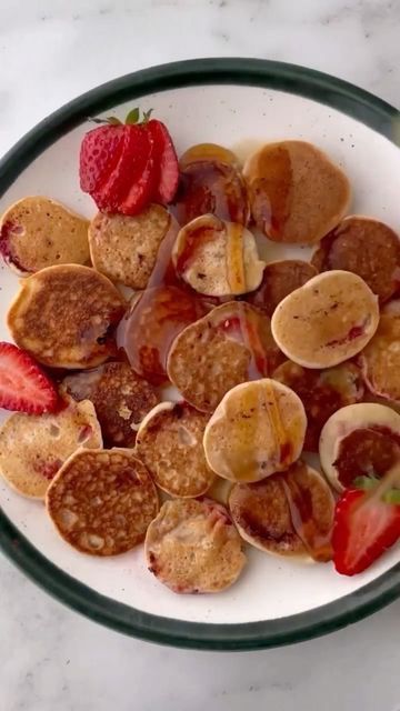 Organically 🍏 on Instagram: "STRAWBERRY PANCAKE BITES🍌🥞 by @sunnysrecipes Since my last banana pancake bites went viral, I decided to recreate it with strawberries! Personally i like this version more🤩 Recipe: 1/2 cup pancake mix + 1 cup water Strawberries (sliced into coins) Method: 1. Prepare your pancake batter of choice 2. Slice strawberries into coins 3. Dip the strawberry into the pancake batter until it’s evenly coated 4. Cook both sides on medium heat 5. Enjoy!! _______________ Banana Dipped In Pancake Batter, Banana Pancake Bites, Strawberry Pancake, Banana Dip, Strawberry Pancakes, Banana Pancake, Pancake Bites, Breakfast Lovers, Strawberry Slice