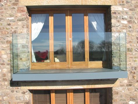 Floating Balcony, Glass Balcony Ideas, Balcony Architecture, Glass Juliet Balcony, Balcony Glass Design, Cottage Extension, Juliet Balcony, Glass Balcony, Balcony Window