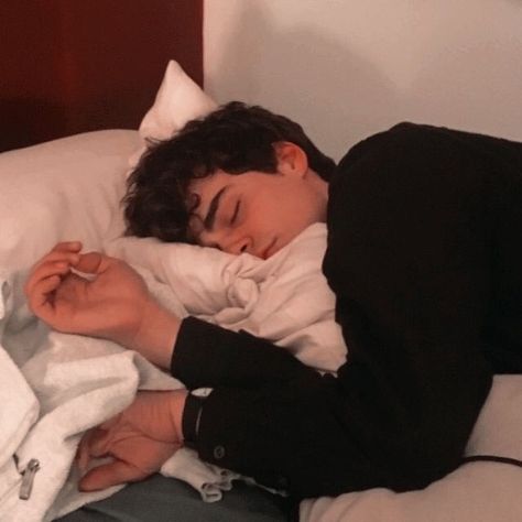 Man Sleeping, Stile Harry Potter, Freddie Highmore, Robert Sheehan, Buku Harry Potter, Gilbert Blythe, Timmy T, Tumblr Boys, The Perfect Guy