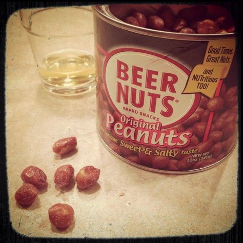 Beer Nuts Recipe, Candied Peanuts Recipe, Beer Nuts, Candied Almonds, Diy Beer, Homemade Beer, Cereal Snacks, Salty Treats, Peanut Recipes