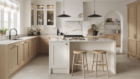 Chilcomb In-Frame Oak Oak Kitchens, Howdens Kitchens, Kitchen Diner Ideas, Popular Kitchen Designs, Diner Ideas, Muswell Hill, Handleless Kitchen, Kitchen Mood Board, Shaker Style Kitchens