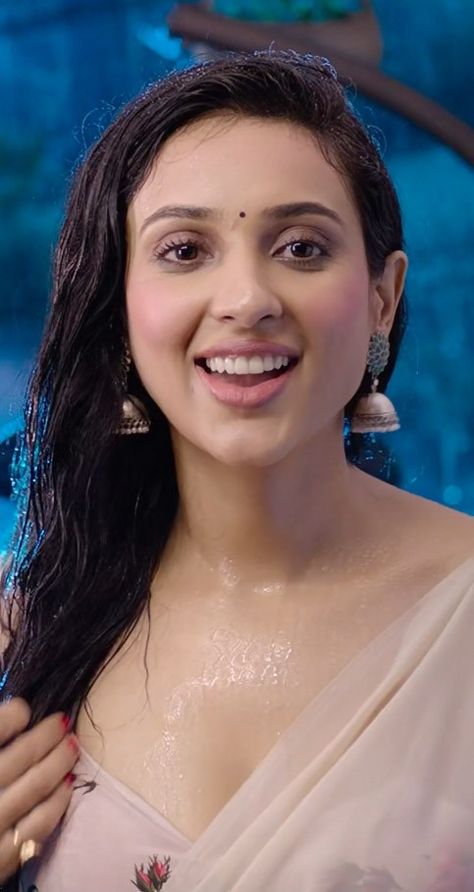 Riya Suman, Actress Without Makeup, Glam Photoshoot, Beautiful Dresses For Women, Face Photography, Indian Actress Hot Pics, Beautiful Smile Women, Desi Beauty, Photo Gallery