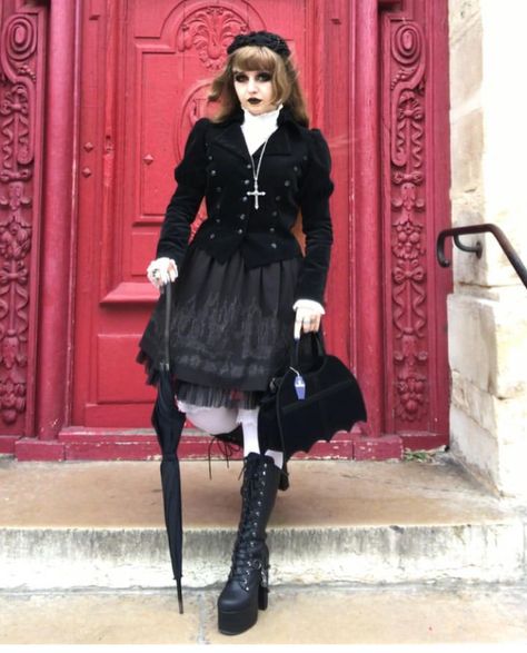 Aristocrats Outfit, Lo Li Ta, Aristocrat Fashion, Steampunk Aristocrat, Gothic Aristocrat, Fashion Subcultures, Goth Doll, Dark Lotila Fashion, Egl Fashion Gothic