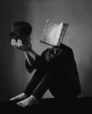 Illusion Photography, Surreal Photography, Photoshop Ideas, Surrealism Photography, Conceptual Photography, Dark Photography, Open Book, Surreal Art, Self Portrait