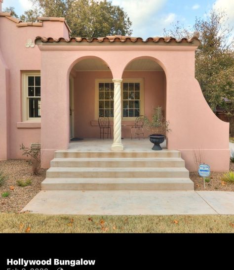 Light Pink House Exterior, Pink Exterior House, Light Pink House, Pink House Exterior, Door House, Pink Door, House Color, Pink House, Spanish House