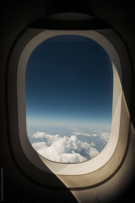 Plane Window Wallpaper, Plane View Aesthetic, Plane Window Aesthetic, Airplane Window Aesthetic, Wallpaper Airplane, Plane Window View, Electronics Poster, Travel Background, Plane View