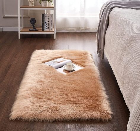 Link in picture Bedside Rug Ideas, Bedside Rugs, Cute Living Room, Faux Sheepskin Rug, Woollen Blankets, Rugs Living Room, Cosy Living, Cosy Living Room, Faux Fur Rug