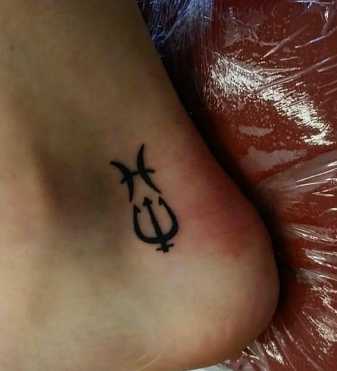 Neptune Tattoo, Neptune Pisces, Pisces Neptune, Tattoo Pisces, Psychology Tattoo, Trident Tattoo, Tattoos Love, Pisces Tattoos, Astrology Pisces