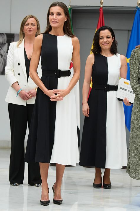 Queen Letizia Dress, Queen Letizia Of Spain Style, Queen Litizia Fashion, Queen Leticia, Letizia Of Spain Style, Letizia Of Spain, Queen Letizia 2023, Princess Letizia Style, Queen Of Spain