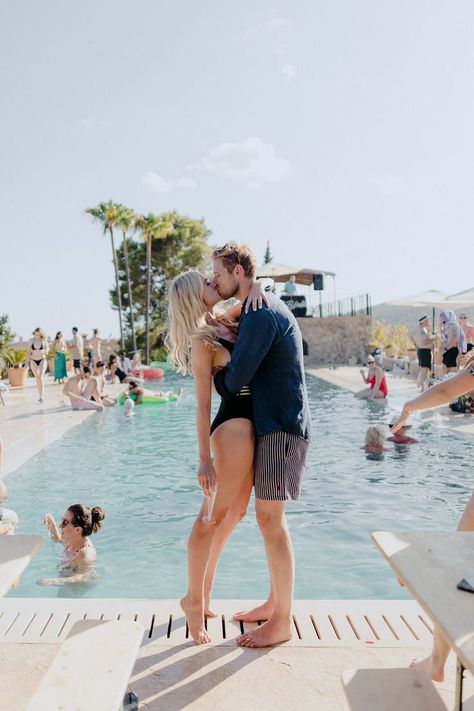 Day After Wedding Pool Party, Post Wedding Pool Party, Pool Party Wedding Reception, Wedding Party Idea, Poolside Wedding, Wedding Pool Party, Wedding Shot List, Poolside Party, Pool Birthday