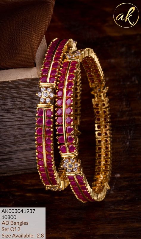 Kempu Bangles Gold, Ruby Bangles Gold, Ruby Bangles, New Gold Jewellery Designs, Gold Bangle Set, Indian Bridal Jewelry Sets, Diamond Bracelet Design, Antique Bridal Jewelry, Gold Jewelry Stores