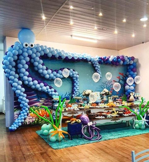 Octopus Balloon Garland, Ocean Theme Balloons, Balloon Octopus Diy Under The Sea, Sea Animals Party Decoration, Seaworld Birthday Party, Under Water Theme Party Decoration, Finding Nemo Balloon Arch, 1st Wave Birthday, Ocean Themed Decorations